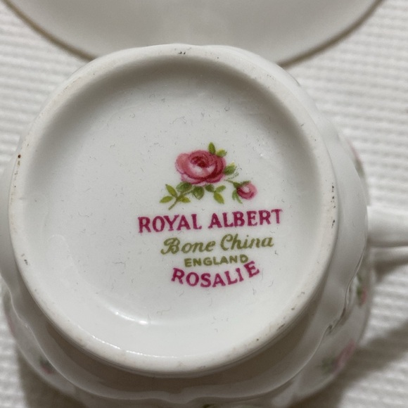 3 sets Vintage Royal Albert Bone China England, Rosalie pattern Tea Cup & Saucer - Picture 6 of 10